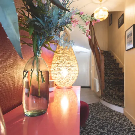 Les Coutainvillaises Hotel