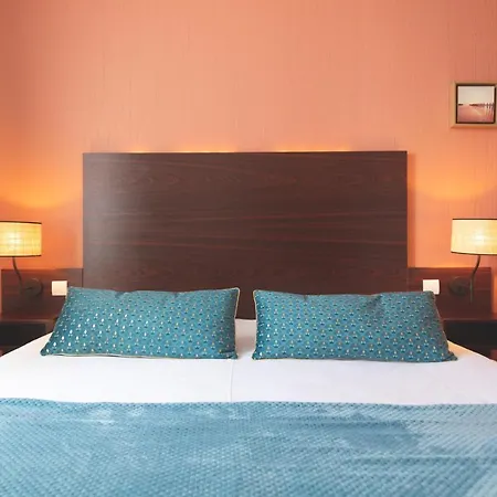 Les Coutainvillaises Hotel