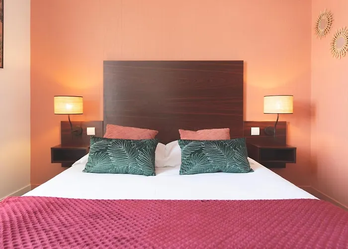 Les Coutainvillaises Hotel 3*