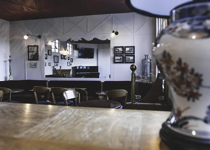 Les Coutainvillaises Hotel